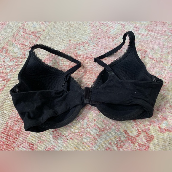 Victoria’s Secret bra, Body by Victoria, 34C black - Picture 2 of 3